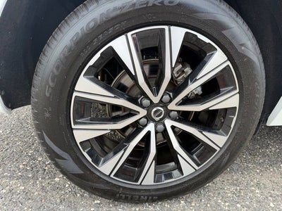 2024 Volvo XC60 Core Dark Theme
