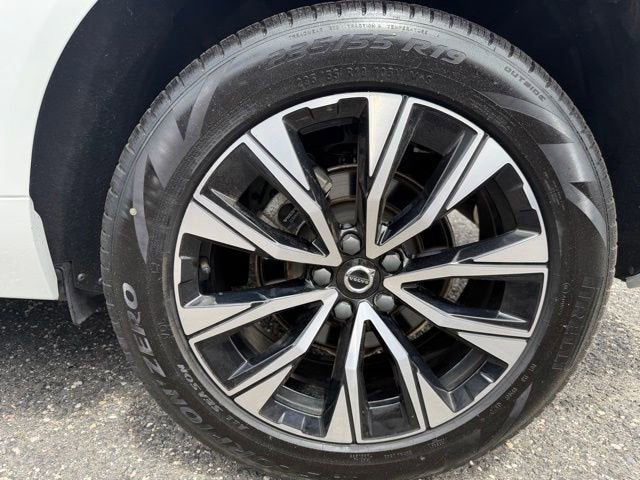 2024 Volvo XC60 Core Dark Theme
