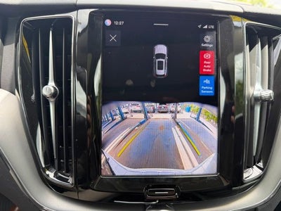 2024 Volvo XC60 Core Dark Theme