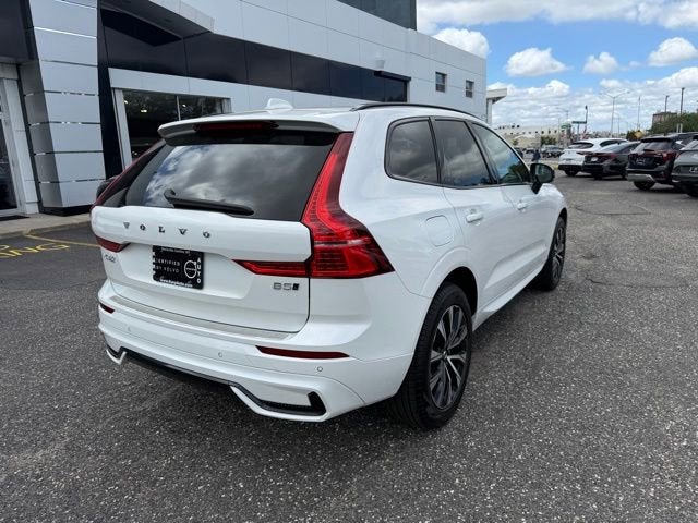 2024 Volvo XC60 Core Dark Theme