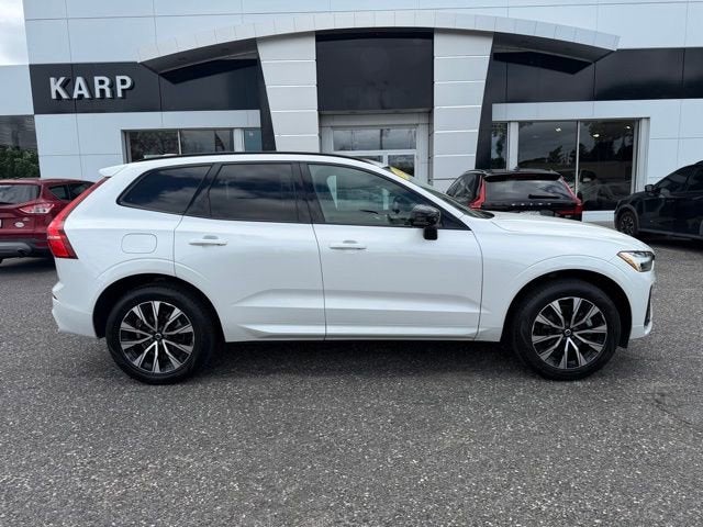 2024 Volvo XC60 Core Dark Theme