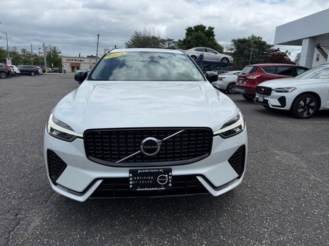 2024 Volvo XC60 Core Dark Theme