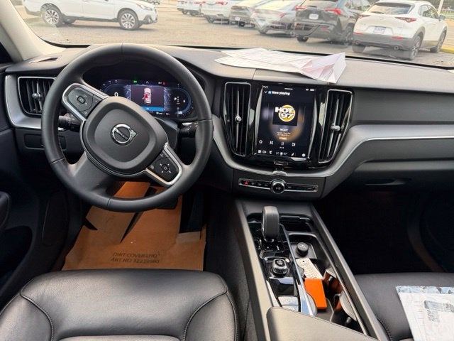 2024 Volvo XC60 Core Dark Theme