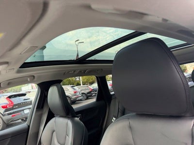 2024 Volvo XC60 Core Dark Theme