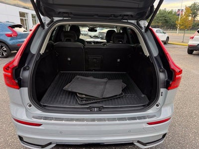 2024 Volvo XC60 Core Dark Theme