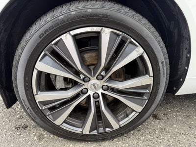 2022 Volvo XC60 Momentum