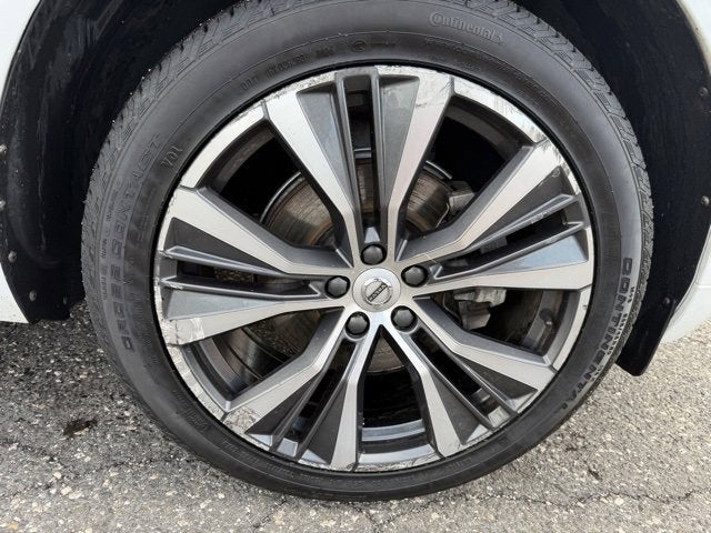 2022 Volvo XC60 Momentum