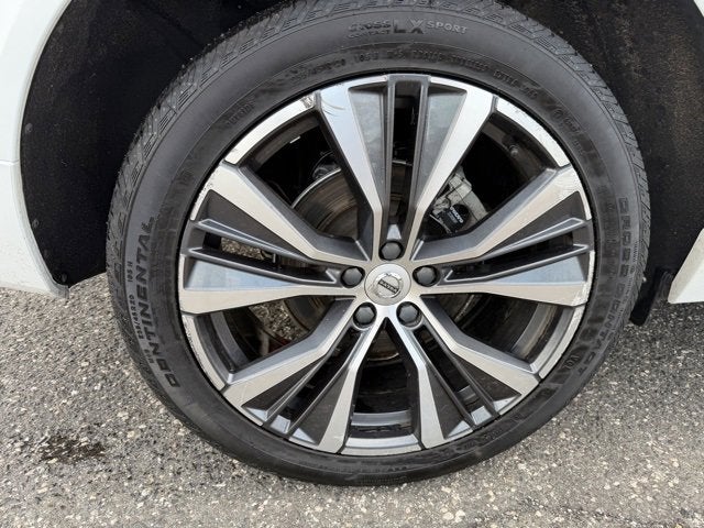 2022 Volvo XC60 Momentum