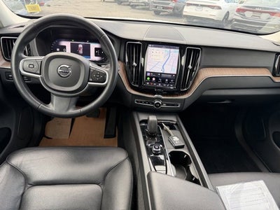 2022 Volvo XC60 Momentum