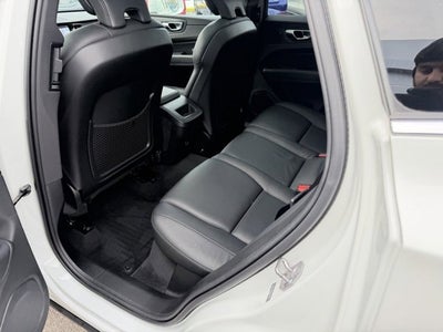 2022 Volvo XC60 Momentum