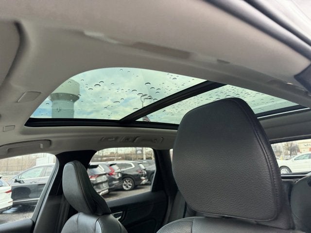 2022 Volvo XC60 Momentum