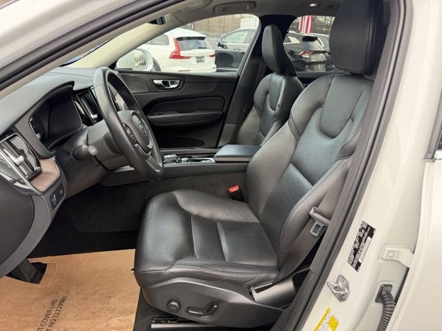 2022 Volvo XC60 Momentum