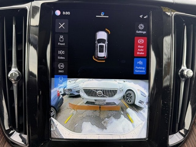 2022 Volvo XC60 Momentum