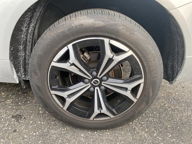 2022 Volvo XC60 Momentum