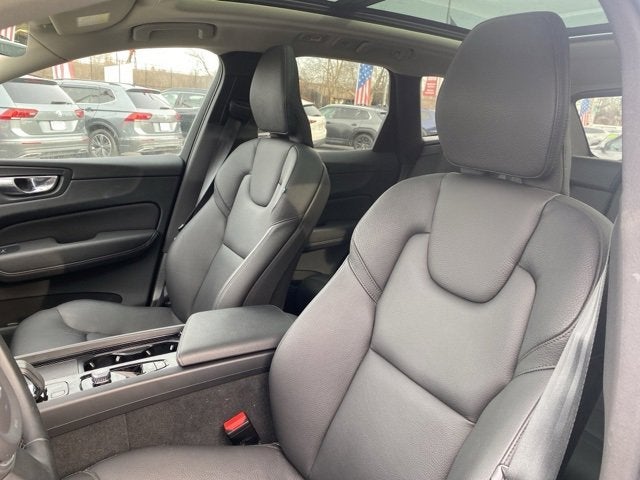 2022 Volvo XC60 Momentum