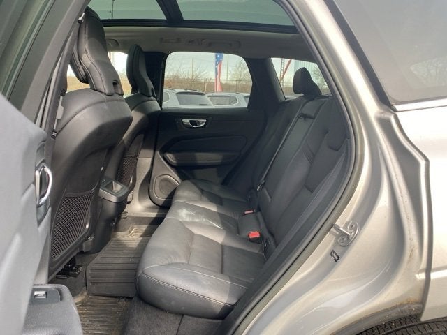 2022 Volvo XC60 Momentum