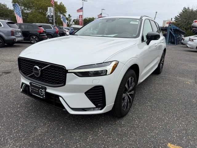 2024 Volvo XC60 Core Dark Theme
