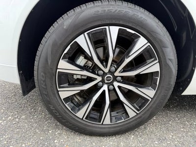 2024 Volvo XC60 Core Dark Theme