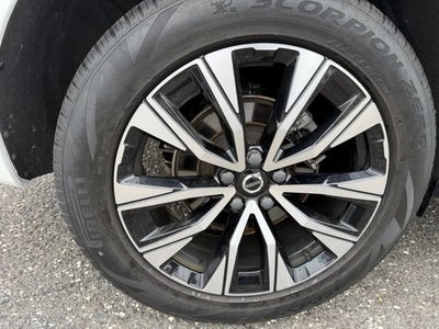 2024 Volvo XC60 Core Dark Theme