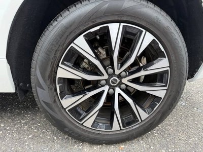2024 Volvo XC60 Core Dark Theme
