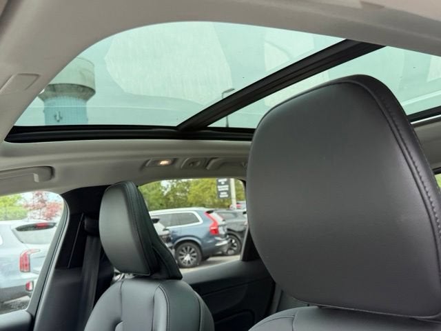 2024 Volvo XC60 Core Dark Theme