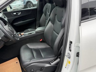 2024 Volvo XC60 Core Dark Theme
