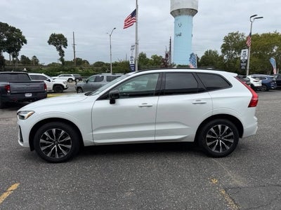 2024 Volvo XC60 Core Dark Theme