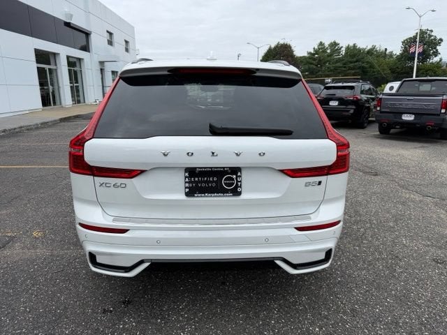 2024 Volvo XC60 Core Dark Theme