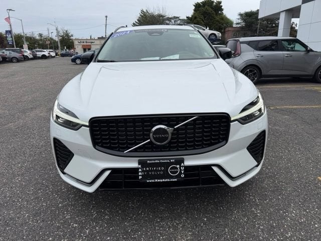 2024 Volvo XC60 Core Dark Theme