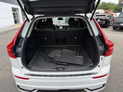 2024 Volvo XC60 Core Dark Theme