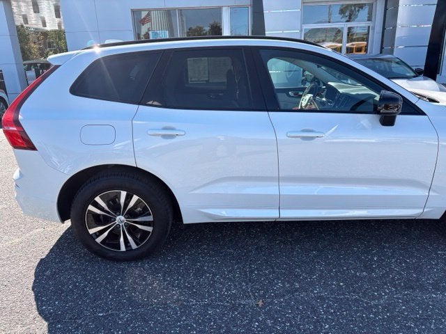 2024 Volvo XC60 Core Dark Theme