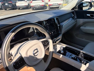 2024 Volvo XC60 Core Dark Theme