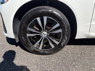 2024 Volvo XC60 Core Dark Theme