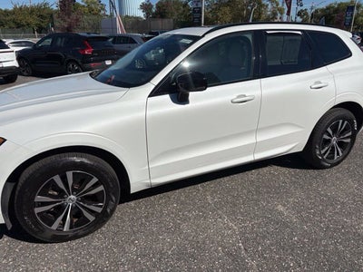 2024 Volvo XC60 Core Dark Theme