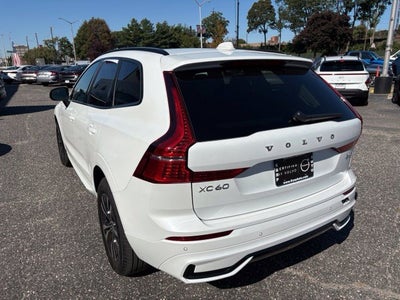 2024 Volvo XC60 Core Dark Theme