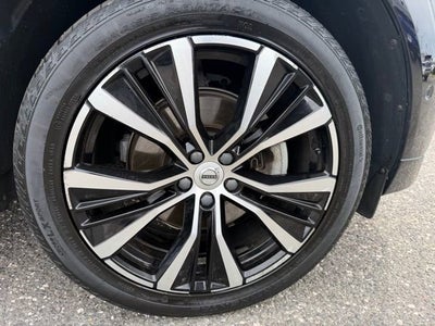 2024 Volvo XC60 Plus Dark Theme