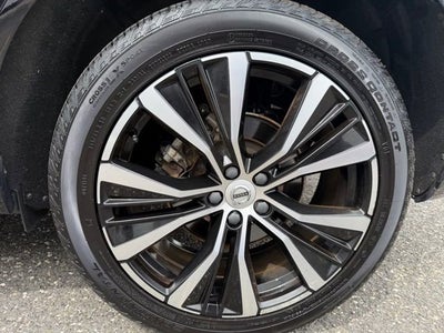 2024 Volvo XC60 Plus Dark Theme