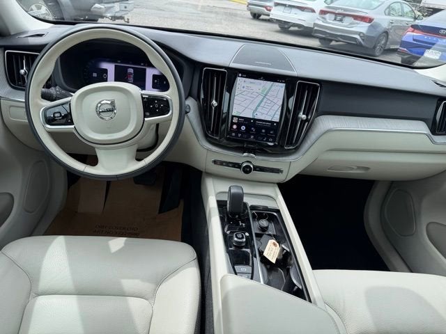2024 Volvo XC60 Plus Dark Theme