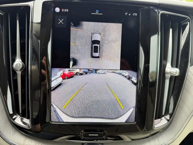 2024 Volvo XC60 Plus Dark Theme