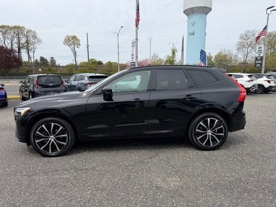 2024 Volvo XC60 Plus Dark Theme