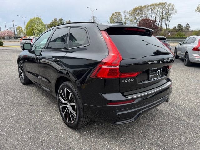 2024 Volvo XC60 Plus Dark Theme