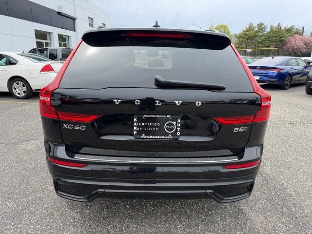 2024 Volvo XC60 Plus Dark Theme