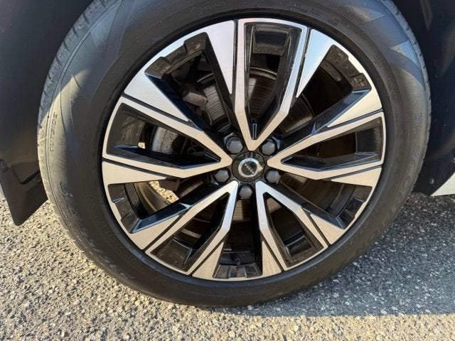 2024 Volvo XC60 Plus Dark Theme