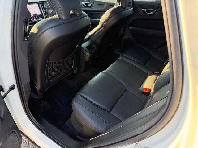 2024 Volvo XC60 Plus Dark Theme