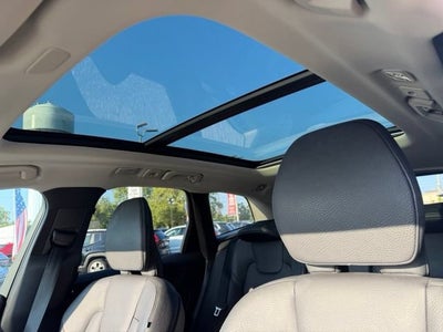 2024 Volvo XC60 Plus Dark Theme