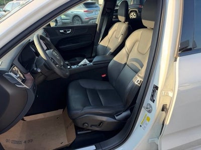 2024 Volvo XC60 Plus Dark Theme