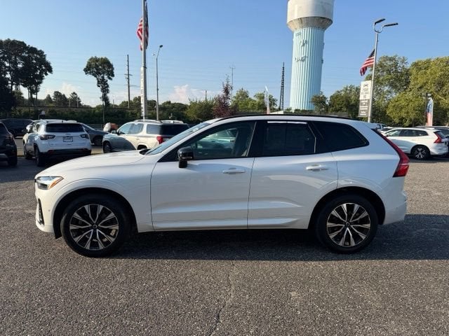 2024 Volvo XC60 Plus Dark Theme