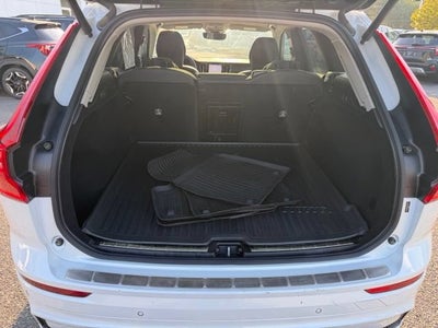 2024 Volvo XC60 Plus Dark Theme