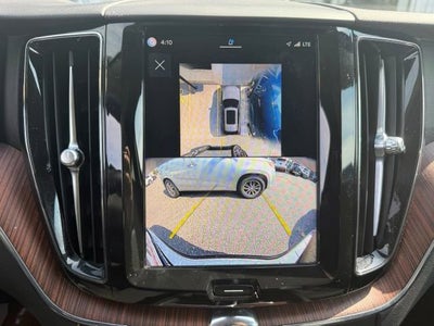 2024 Volvo XC60 Plus Dark Theme