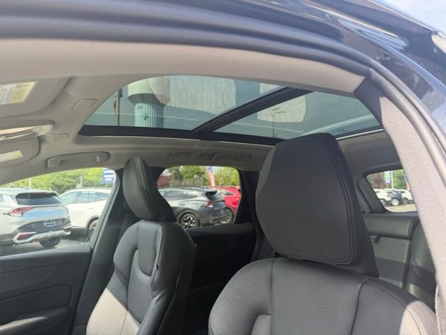 2024 Volvo XC60 Plus Dark Theme